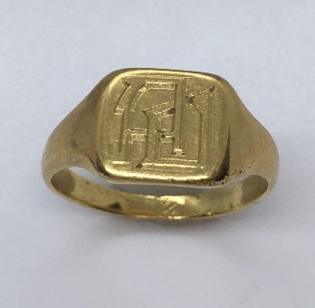 Antique signet ring 18K French Hallmark.