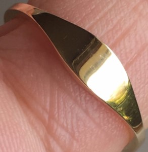 14karat solid gold ring with wave design